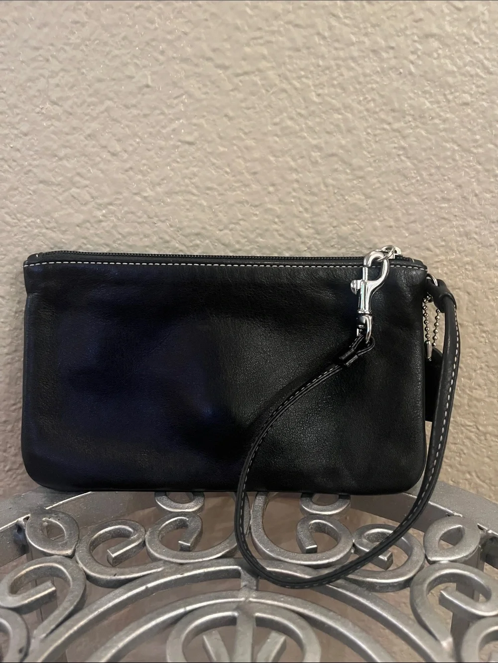 Coach Classic Black Women's Leather Wristlet with Contrast Stitching
